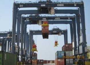 Vận hành cẩu RTG